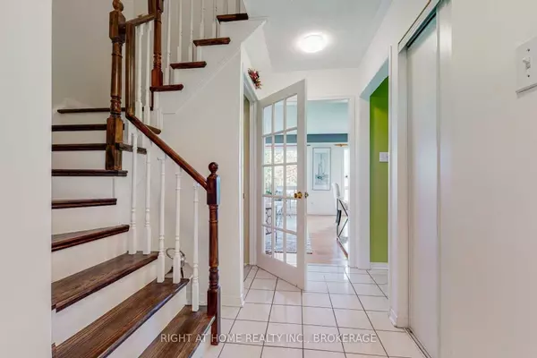 Mississauga, ON L5M 5N7,5305 Glen Erin DR #43B