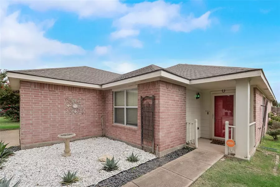 211 Blue Roan Drive, Waxahachie, TX 75165