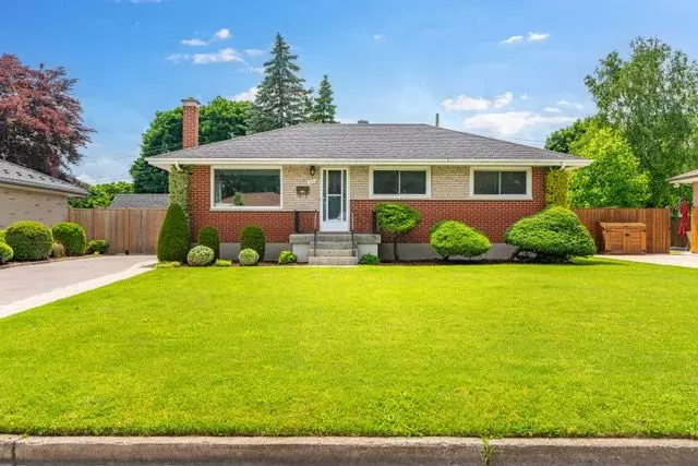 216 Irving PL #LOWER, London East, ON N5V 2H9