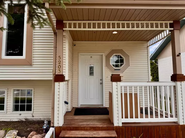 5203 42 ST, Innisfail, AB T4G 1K3