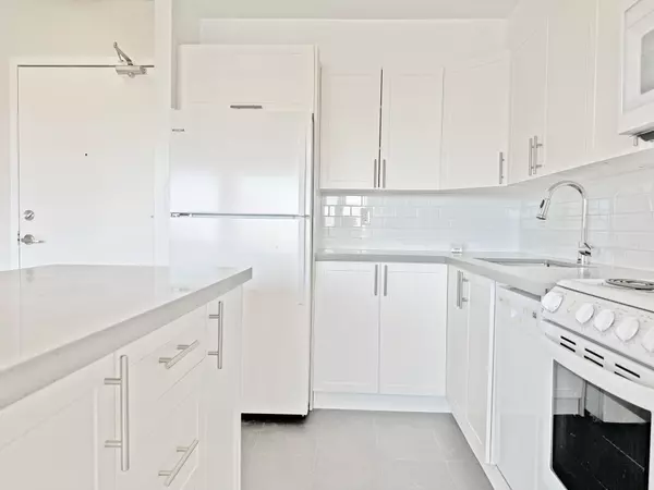Toronto C01, ON M5S 2H8,666 Spadina AVE #2010