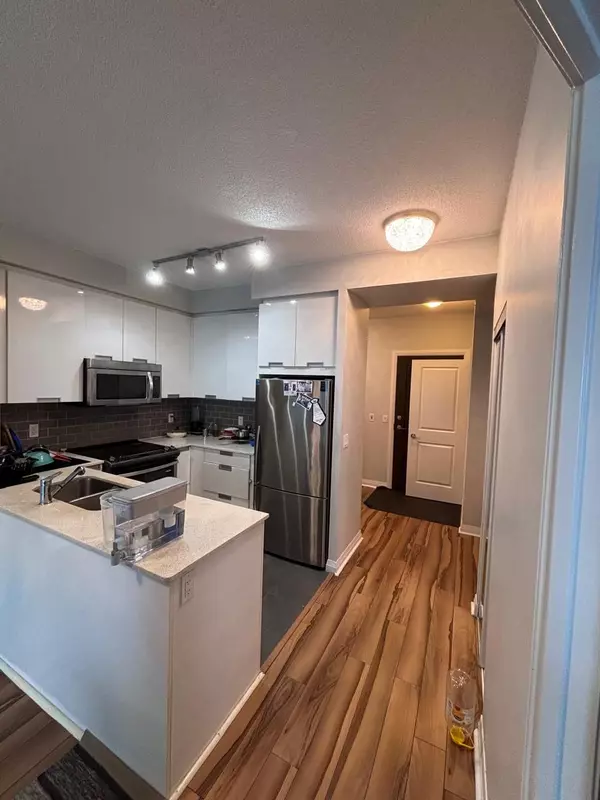 75 Eglinton AVE W #1403, Mississauga, ON L5R 1B2