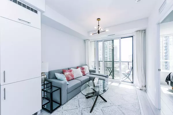 Mississauga, ON L5B 1L9,30 Elm DR #805