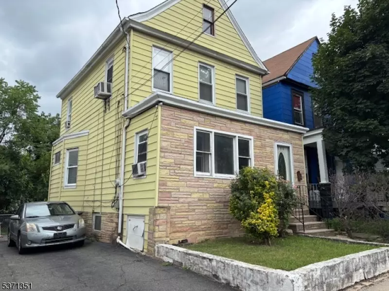 109 Alexander St, Newark City, NJ 07106