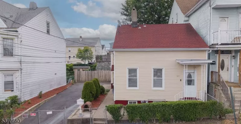 141-143 E 18Th St, Paterson City, NJ 07524