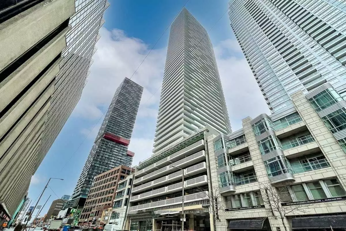 Toronto C10, ON M4S 0B8,2221 Yonge ST #1909
