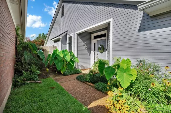 Shreveport, LA 71105,127 Vidor Lane