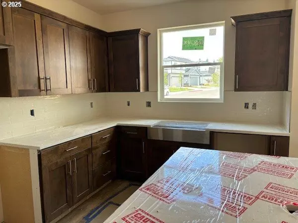 Lafayette, OR 97127,352 W 17th ST