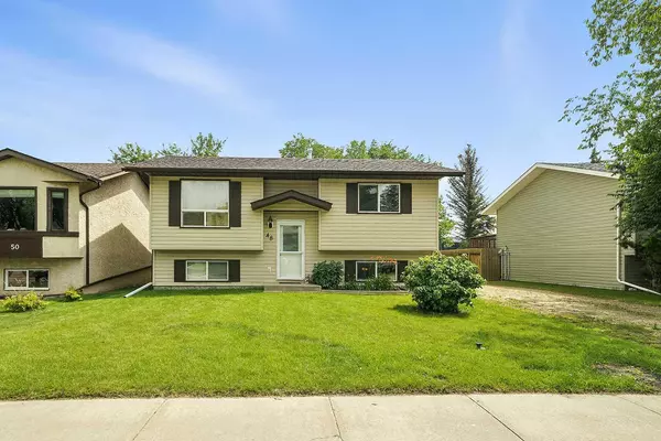 48 Heritage DR, Lacombe, AB T4L 1N8