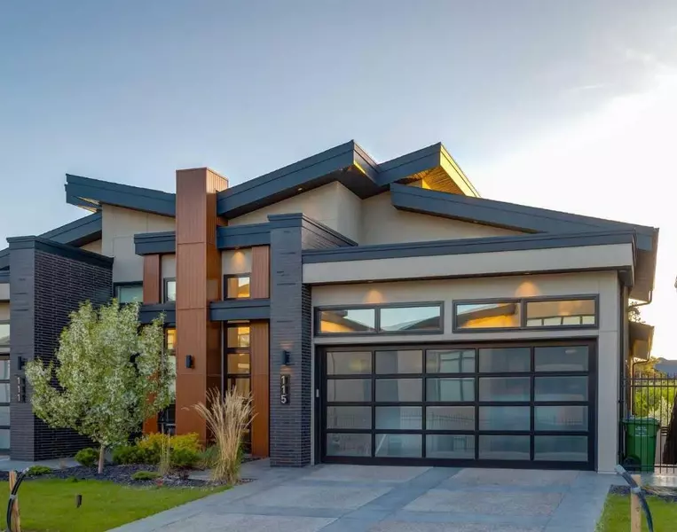 115 Elveden CT Southwest, Calgary, AB T3H 2A9