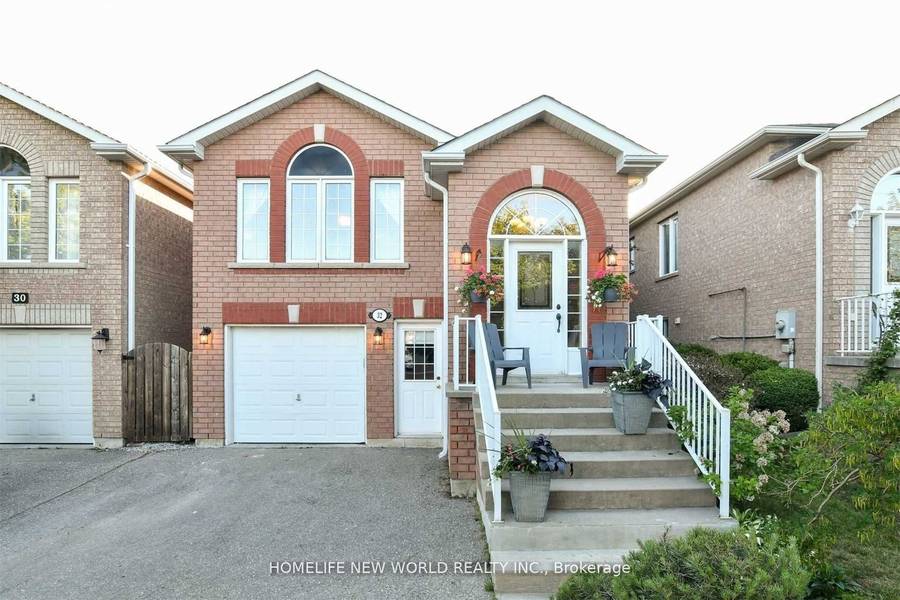 32 Smith ST, Bradford West Gwillimbury, ON L3Z 3C9