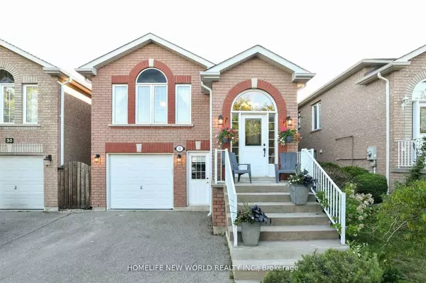 32 Smith ST, Bradford West Gwillimbury, ON L3Z 3C9