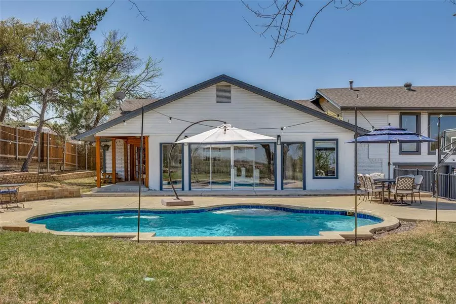 2910 S Country Club, Garland, TX 75043