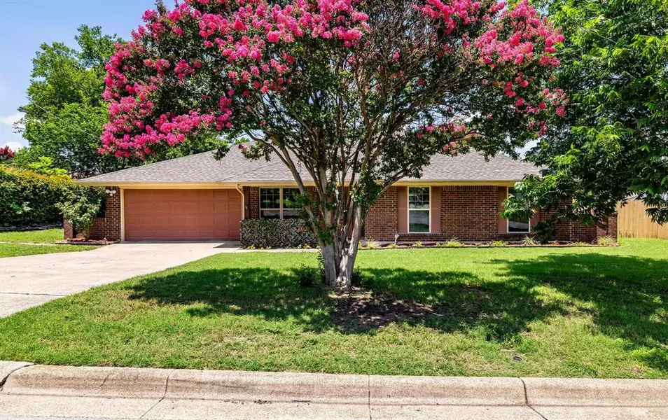 6512 Wrigley Way, Fort Worth, TX 76133