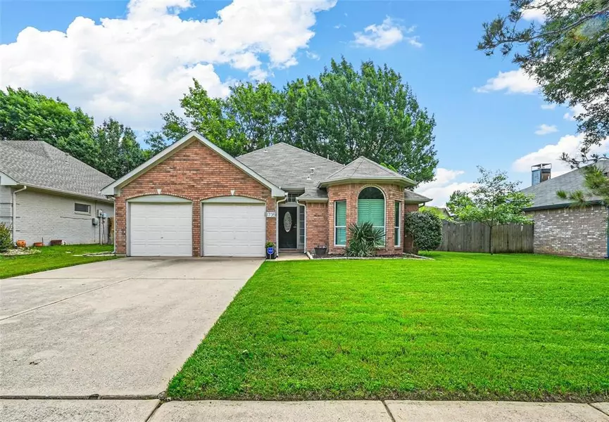 1735 Parkwood Drive, Grapevine, TX 76051