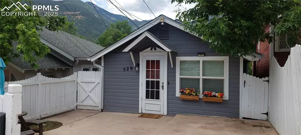 529 Canon AVE, Manitou Springs, CO 80829