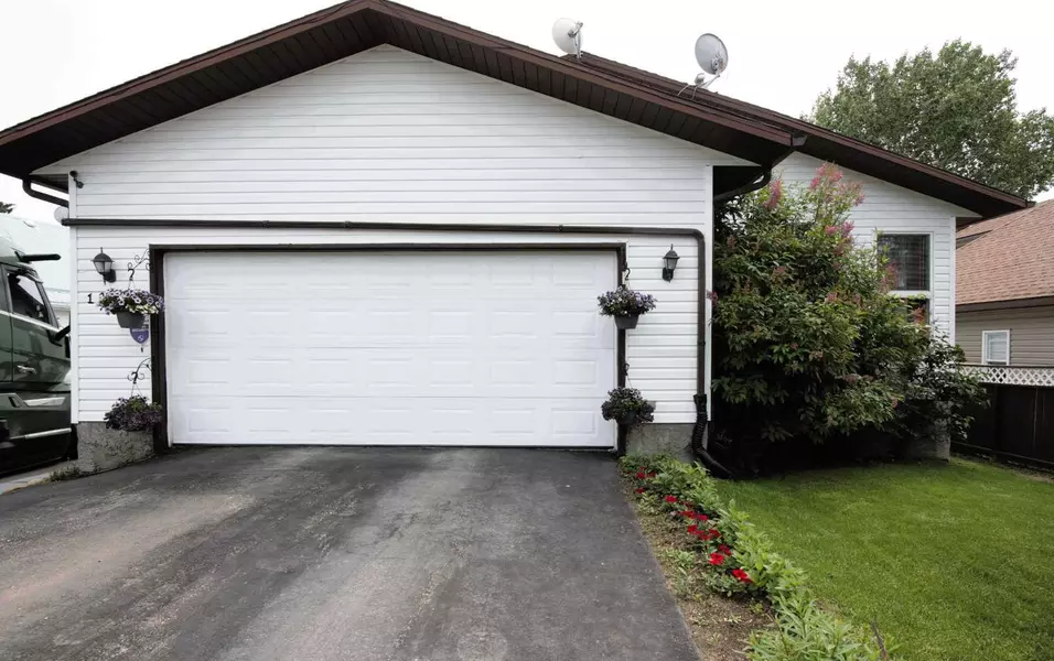 1009 Third AVE, Bluesky, AB T0H 0J0
