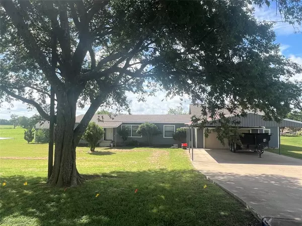 511 E 7th Street, Mcgregor, TX 76657