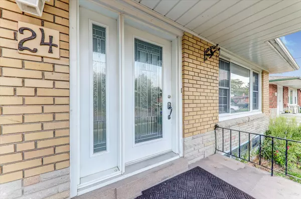Toronto E09, ON M1H 2B3,24 Wantanopa CRES