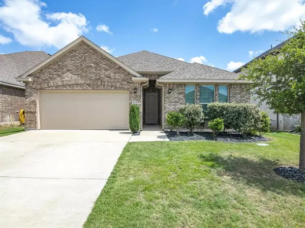 624 Hazeltine Road, Red Oak, TX 75154