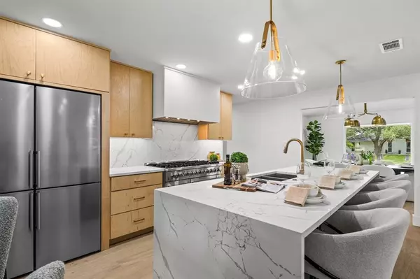 4408 Thunder Road, Dallas, TX 75244