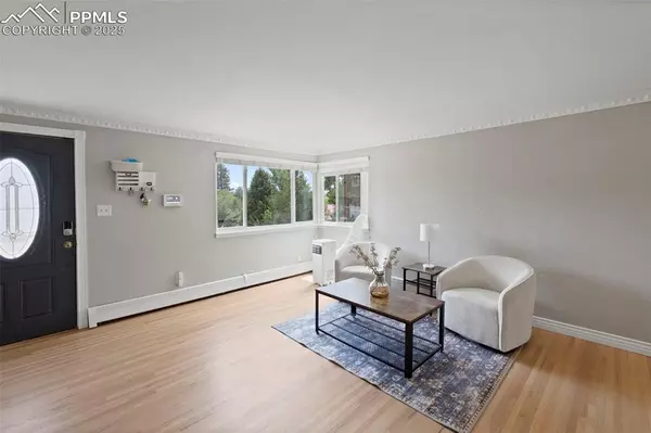 Colorado Springs, CO 80906,514 Loomis CIR