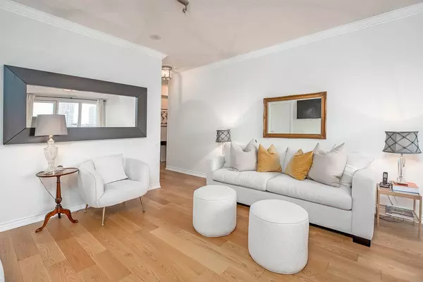 Oakville, ON L6J 7W2,40 Old Mill RD #602