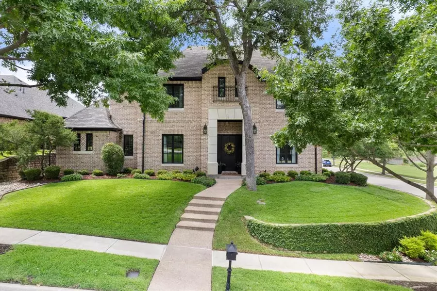 2319 Royal Oaks Drive, Mansfield, TX 76063