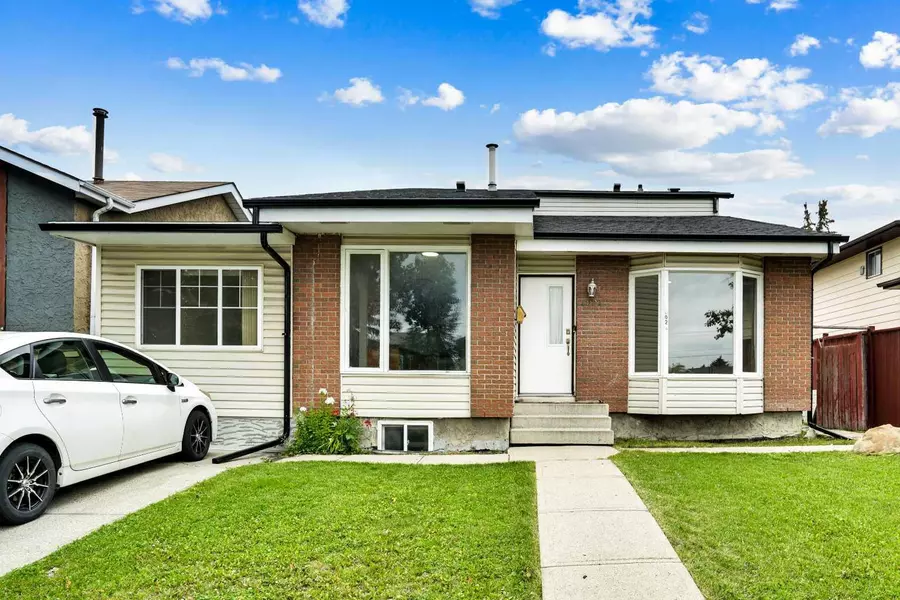 4024 Whitehorn DR Northeast, Calgary, AB T1Y 4Y2