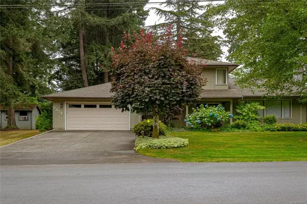 2013 Tanlee Cres, Central Saanich, BC V8M 1M9