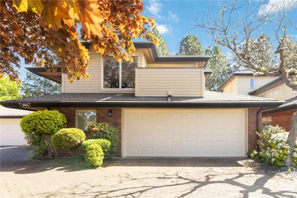2345 Cedar Hill Cross Rd #103, Oak Bay, BC V8P 5M8