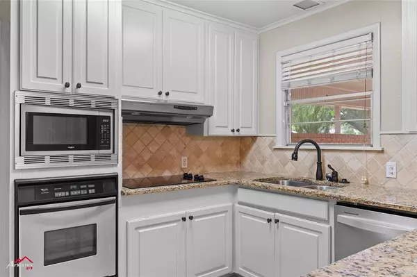 Shreveport, LA 71105,502 Mockingbird Lane