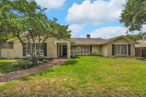 9318 Trail Hill Drive, Dallas, TX 75238