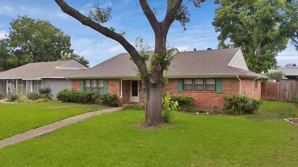 Dallas, TX 75238,10303 Vistadale Drive