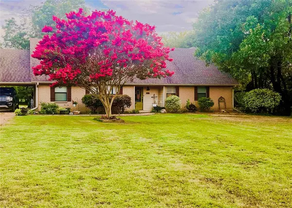 620 County Road 32900, Paris, TX 75460
