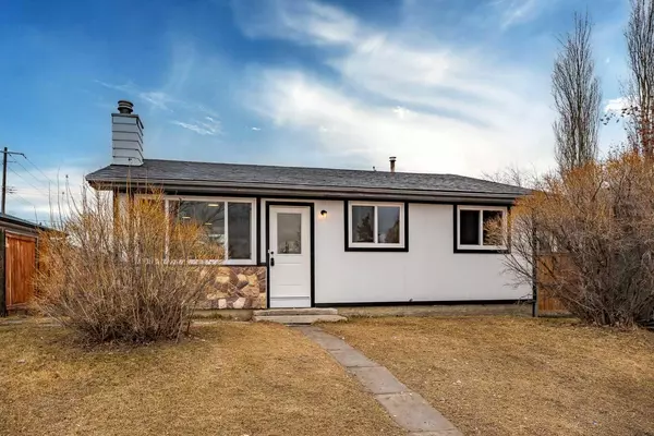 Calgary, AB T2B 1E4,2916 41 ST SE