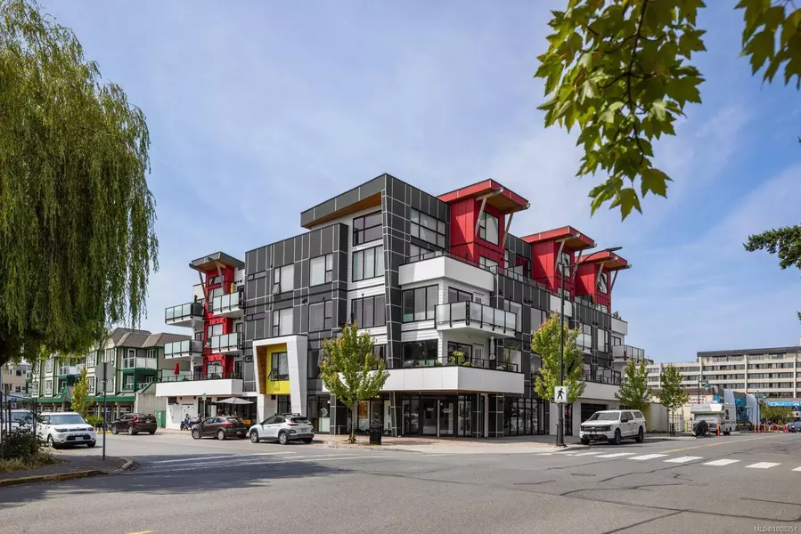 2526 Bevan Ave #303, Sidney, BC V8L 1W3