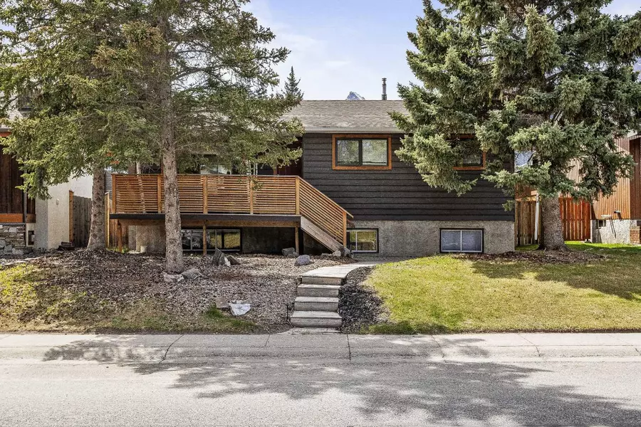 1013 15th ST, Canmore, AB T1W1V3