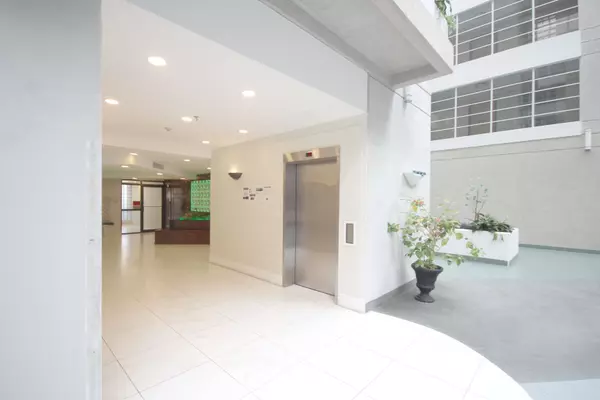 Toronto E11, ON M1B 5J7,5800 Sheppard AVE E #218