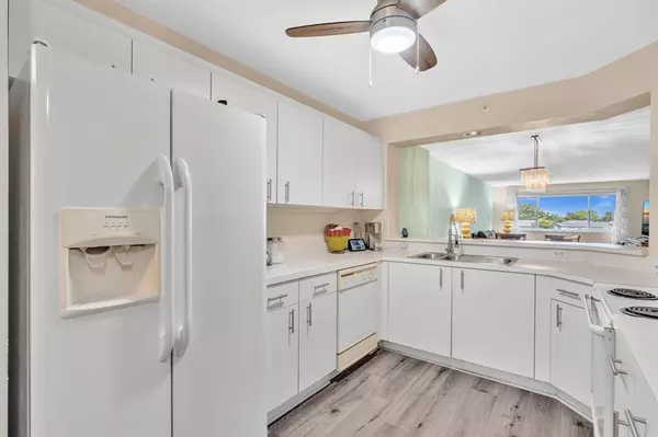 Tamarac, FL 33321,9587 Weldon Cir #B211