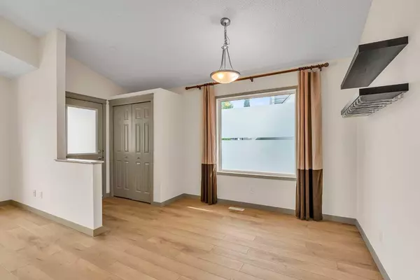 Calgary, AB T3K 0G3,16 Panora Close NW