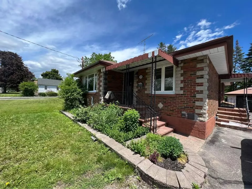 Oshawa, ON L1G 6L4,179 Harmony RD N #Basement