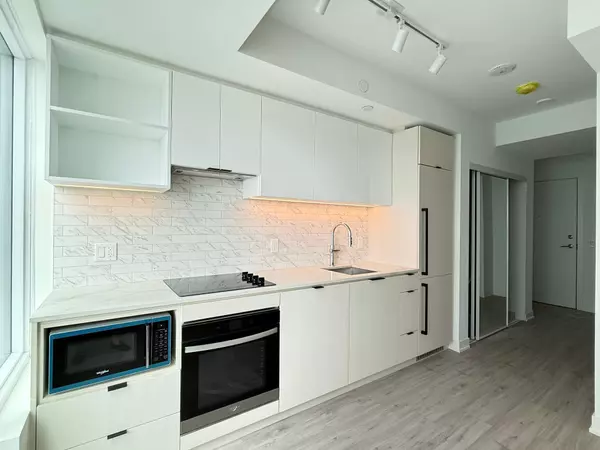 Toronto C08, ON M5B 0E6,252 Church ST #5607