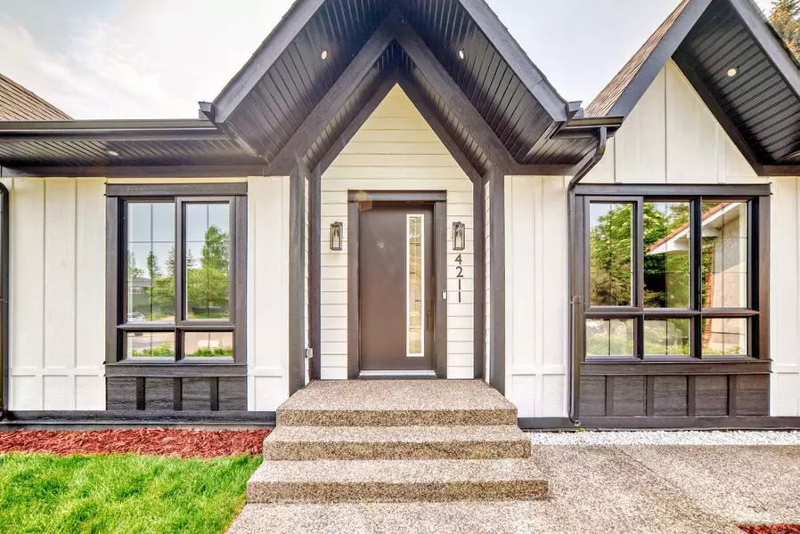 4211 Vandyke PL Northwest, Calgary, AB T3A0J7