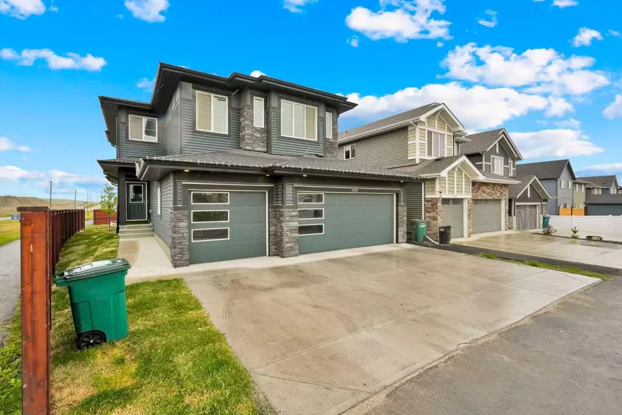508 Creekrun LN Southwest, Airdrie, AB T4B 5J9