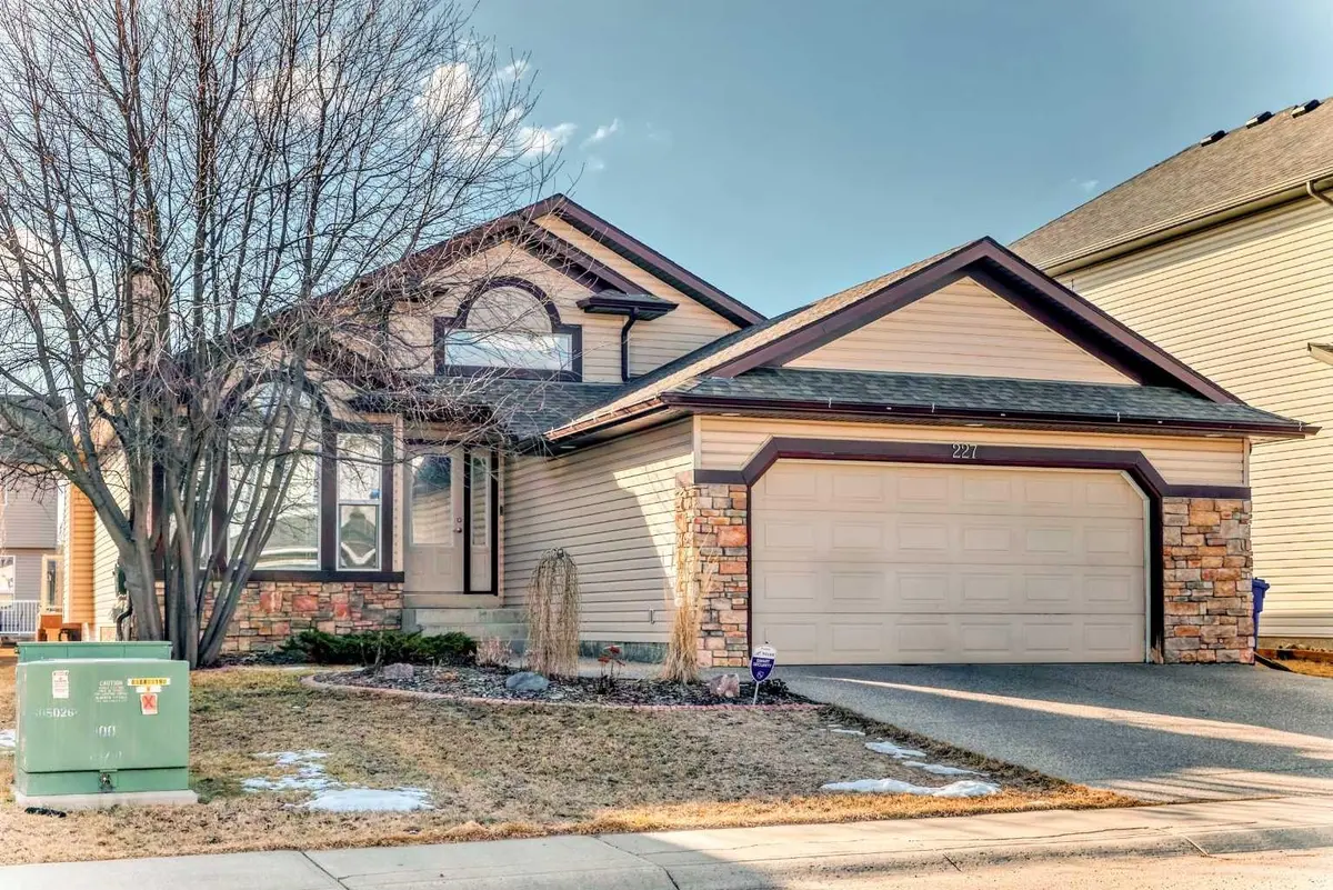 Chestermere, AB T1X 1T8,227 Hawkmere VW