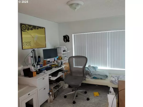Newport, OR 97365,211 NE 70TH ST