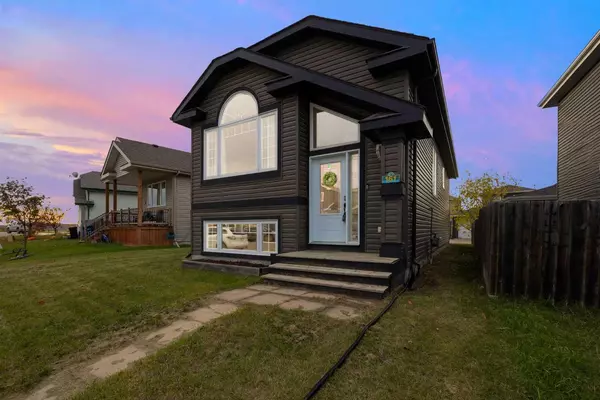 161 Robinson LN, Fort Mcmurray, AB T9J 1L8