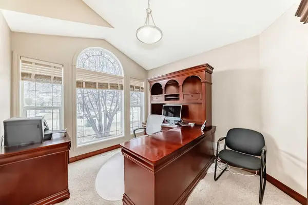 Chestermere, AB T1X 1T8,227 Hawkmere VW