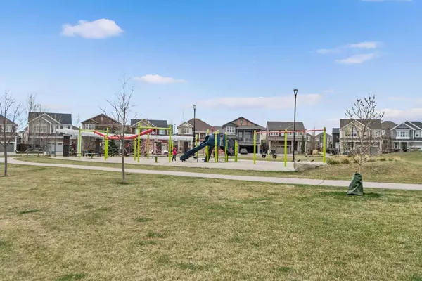 Airdrie, AB T4B 2Z7,14 Windford DR SW